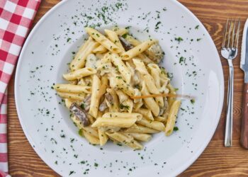 Verbessern Sie Ihre Kochkünste bei der Zubereitung von Pasta: 5 Expertentipps von Bobby Flay