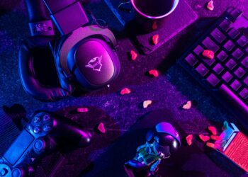 Die Vor- und Nachteile des Online-Spielens mit Freunden gegen das Alleinspielen.